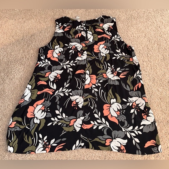 LOFT Sleeveless Tank Top Blouse. Size M - Picture 5 of 9